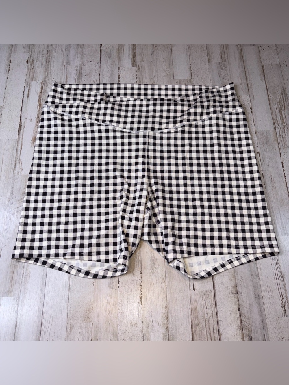 Old Navy Womens Extra High Rise Bike Short Plus Size 4X Black 8" inseam